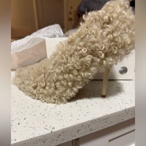 Steve Madden Achilles - New in box size 8.5